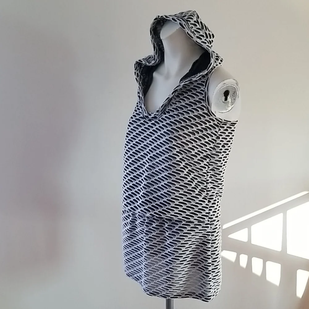 Jordan Taylor black White hooded beach cover up